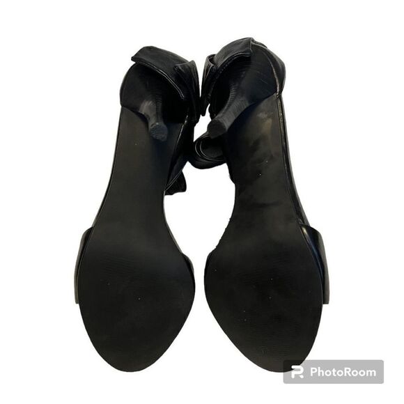 Michael Shannon Heels  - Picture 4 of 7